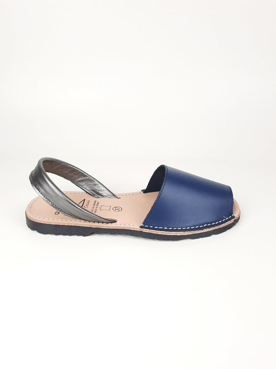 Navy leather hot sale flat sandals